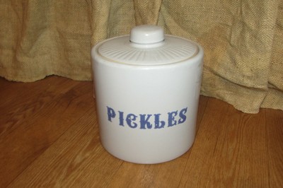 Pickling crock with lid
