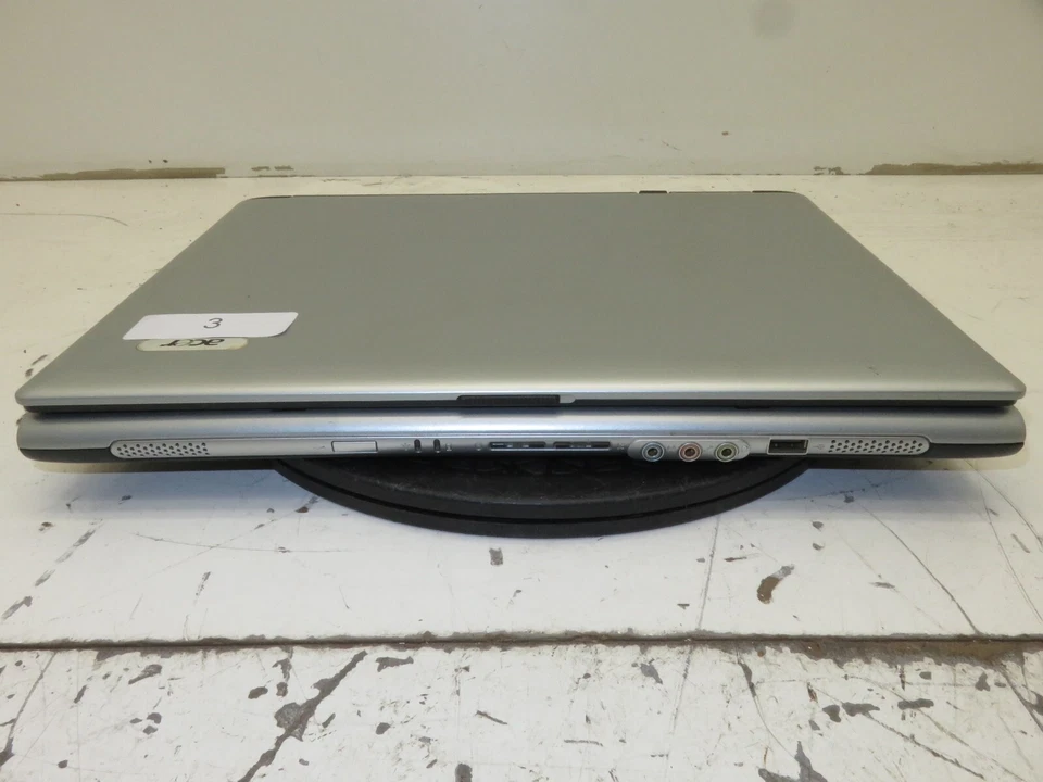 Portátil Acer Aspire 3000 ZL5 AMD Sempron 1,25 GB. Ram sin disco duro - pantalla dañada Foto 4 de 4