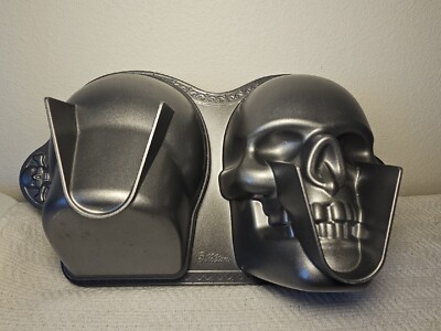Wilton 3D Non-stick Skull Cake Pan Gelatin/ Halloween /Gothic