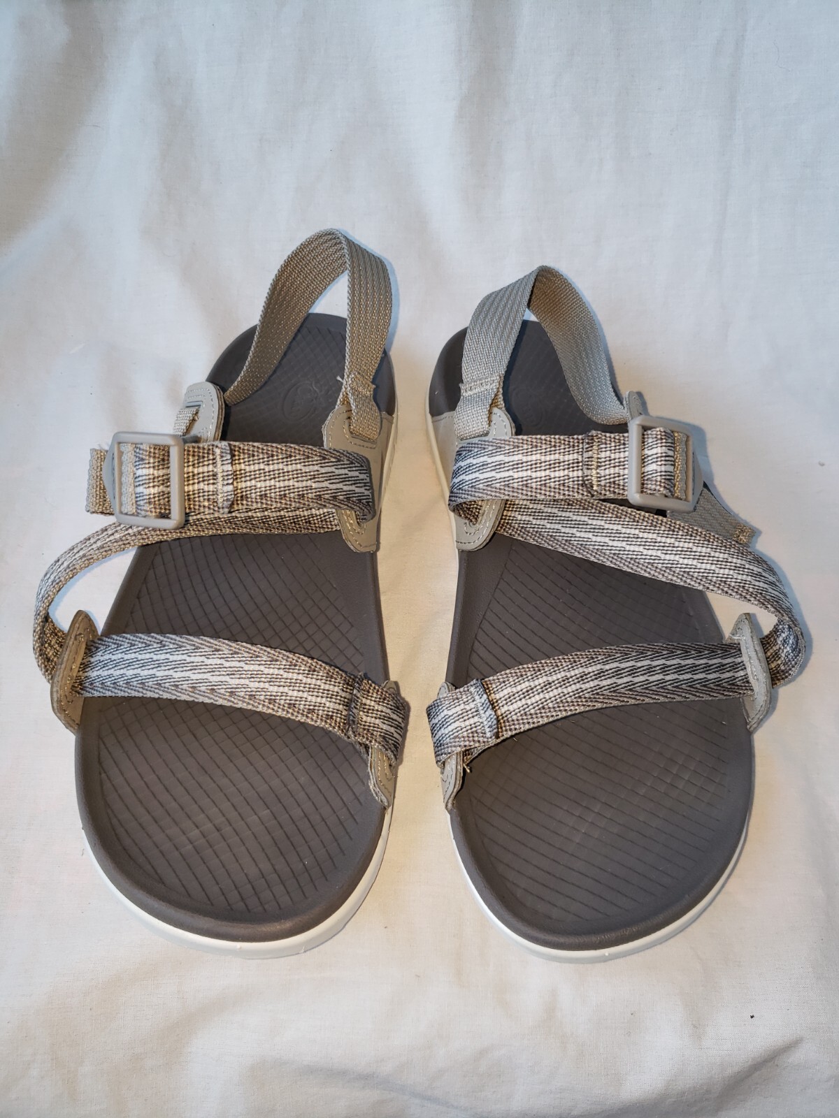 CHACO LOWDOWN GRAY WHITE CHEVRON PATTERN TOE HIKI… - image 2