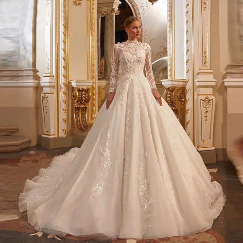 Abito da sposa bianco di design collo alto manica lunga pizzo applique - Foto 2 di 7