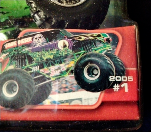 Grave Digger #1 Monster Jam Truck Hot Wheels 1:64 RARE 2005 New In Package - Bild 11 von 14