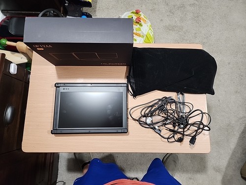 OFIYAA P2 Tri Screen Notebook Expansion Monitor Black (One Screen Not Working) - 第 2/3 張圖片
