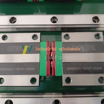 1PC 1050mm P-Grade Linear Guide + 2PC HIWIN HGW30CC Sliders