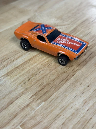 VIntage 1970 Hot Wheels Dixie Challenger 426 Hemi Hong Kong Flag GOLD BASE