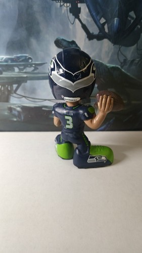 Russell Wilson 4.5" FOCO Showstomperz Bobblehead NFL Seattle Seahawks - Picture 2 of 2