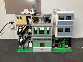 LEGO CREATOR: Assembly Square (10255)