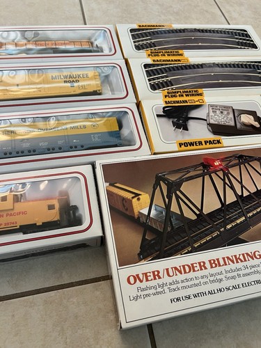 VINTAGE BACHMAN HO SCALE PACIFIC TRAIN ENGINE POWER PACK TRACK (R) - Picture 5 of 10