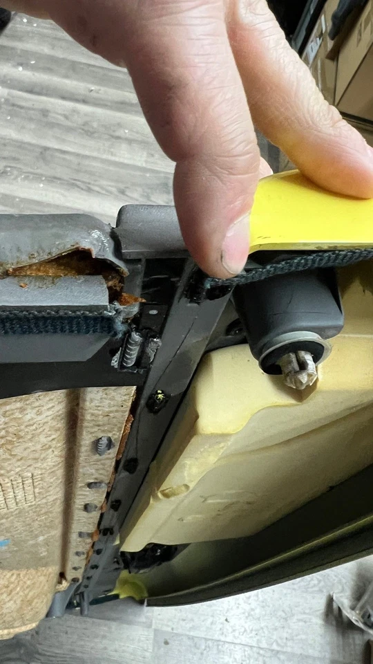 Volkswagen Beetle 2000 pasajero delantero manual panel de puerta interior tiene daños Foto 3 de 4