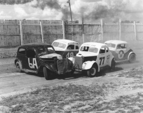 Modified stock car action dirt track early 1950s Bobby Myers spinn- Old Photo - Photo 1 sur 1
