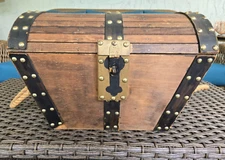 Vintage Handcrafted Wood & Leather Barrel Top Pirate Treasure Chest Box 17"x 13"