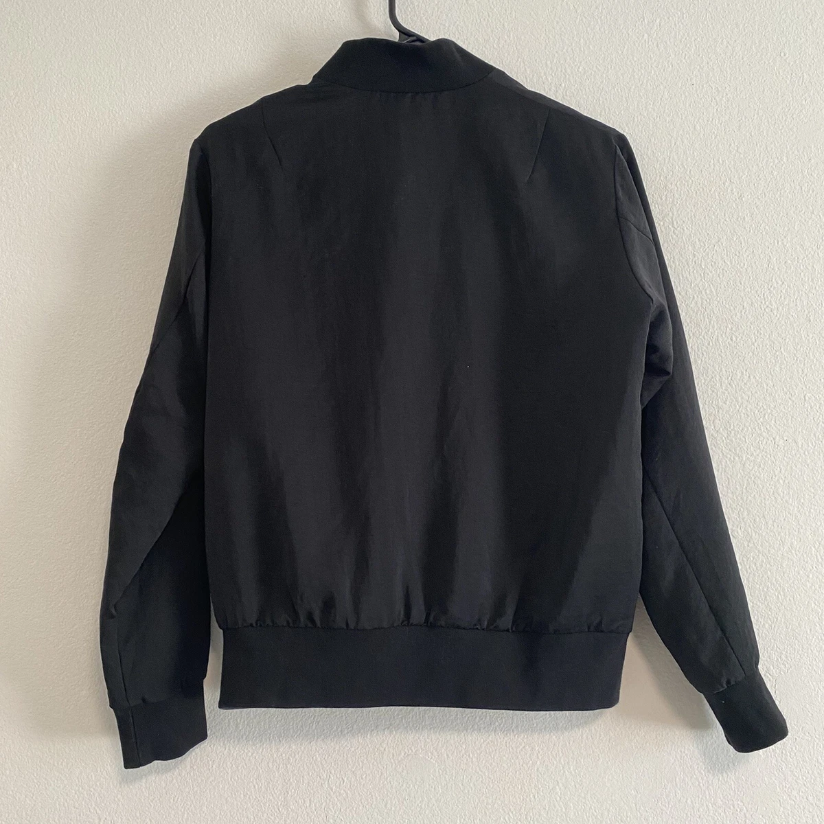 Uniqlo black hotsell bomber jacket