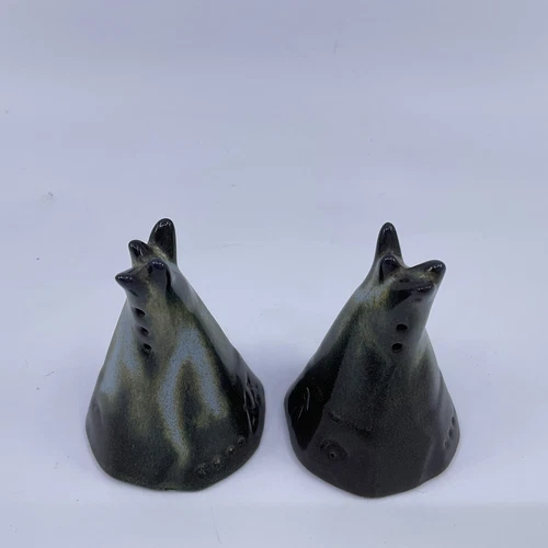 Frankoma Pottery Tee Pee Salt And Pepper Shaker Set In Woodlawn Moss