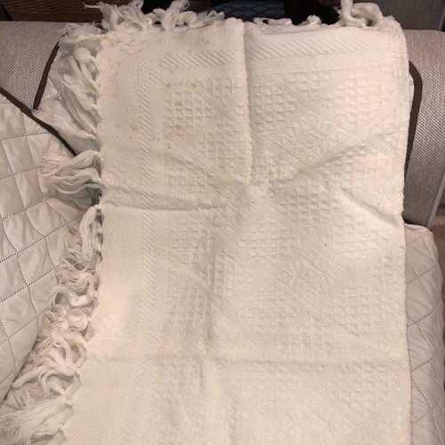 Baby Blanket ~ Off -White ~ 34" X 34" ~ Fringed ~ Vintage - Picture 2 of 6