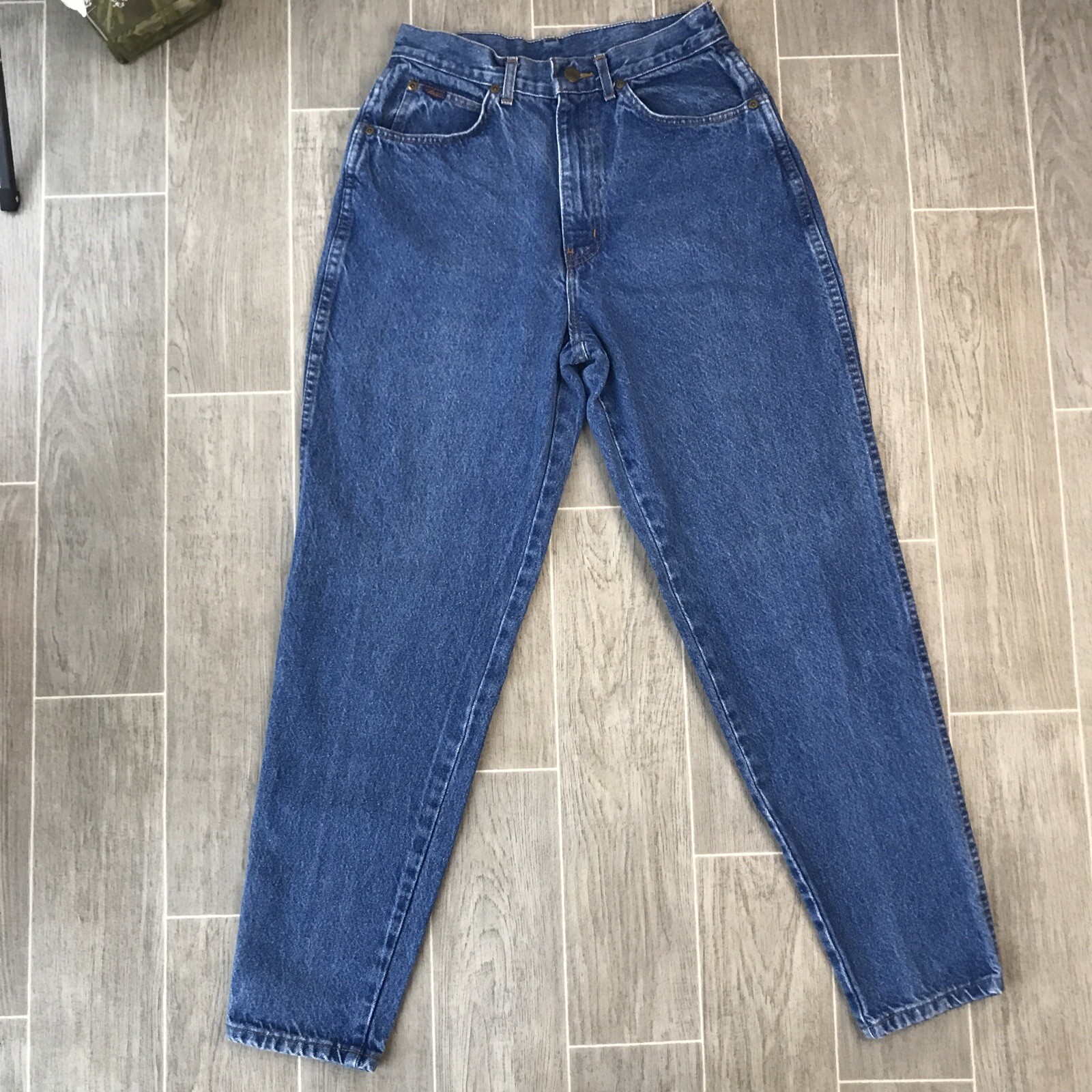 Vintage Chic Womens Size 9 28x29 Tapered Leg Denim Stone Wash Jeans