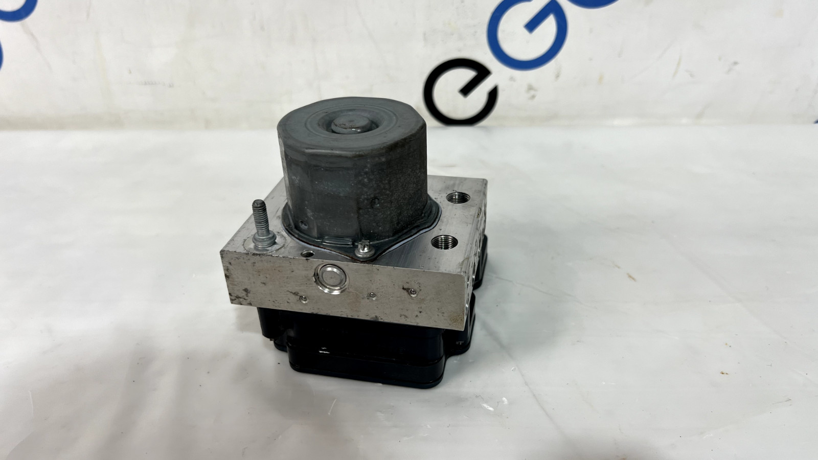 2014 13 15 16 MASERATI QUATTROPORTE ABS ANTI LOCK BRAKE PUMP 670008166