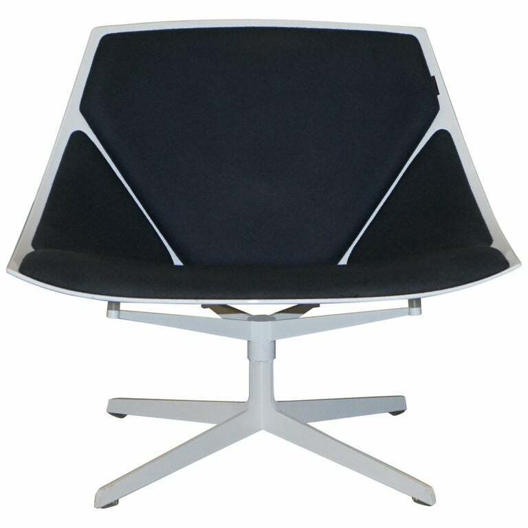 RRP £2,265 FRITZ HANSEN METAL FRAME SPACE LOUNGE CHAIR BY RRP £2,265 FRITZ HANSEN METAL FRAME SPACE LOUNGE CHAIR BY