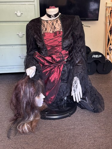 Retired! SPIRIT Halloween LIFE SIZE 5FT BEHEADED GOTHIC BRIDE W Box Collapsible - Picture 16 of 21