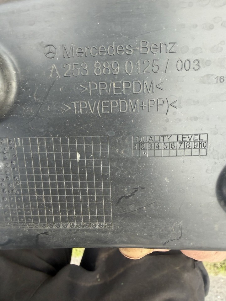 GENUINE MERCEDES GLC CLASS X253 15- FRONT RIGHT SIDE WING SEAL TRIM ...