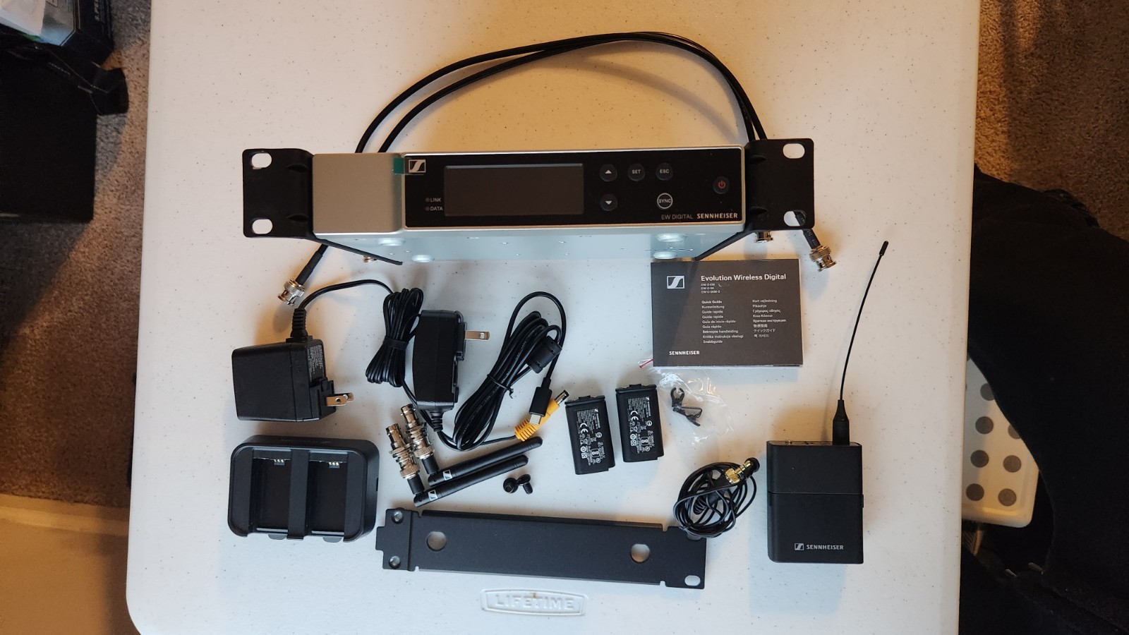 Updated! Sennheiser EW-D ME2 Wireless system Lavalier w/ $300 ACCESSORIES