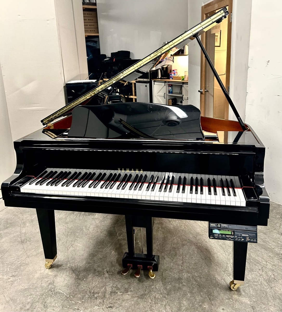 Yamaha G1 グランドピアノ 黒色 ベンチ付き Yamaha G1 グランドピアノ 黒色 ベンチ付き YAMAHA/ヤマハ 新品
