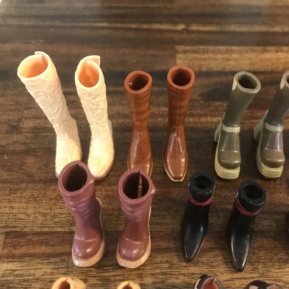 Lot of 36 Pairs Bratz Doll Shoes Boots & Sandals Replacements - Image 2 of 4