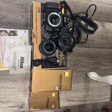 Nikon D40 DX 6.1MP Digital Camera 18-55mm 55-200mm F/3.5-5.6G EDII Lens Black