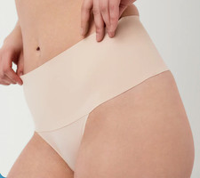 Spanx SMALL Seamless Smoothing Thong Panty NWOT SP0115 Beige ---HOLE DAMAGE---