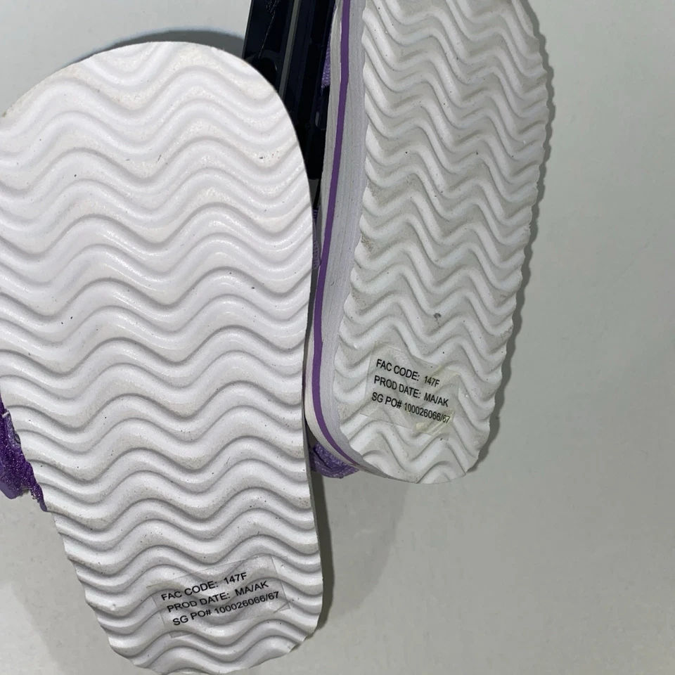Sandalias moradas lavanda Wave Zone talla 9 espuma nuevas con etiquetas para bebés pequeños niñas Foto 2 de 2