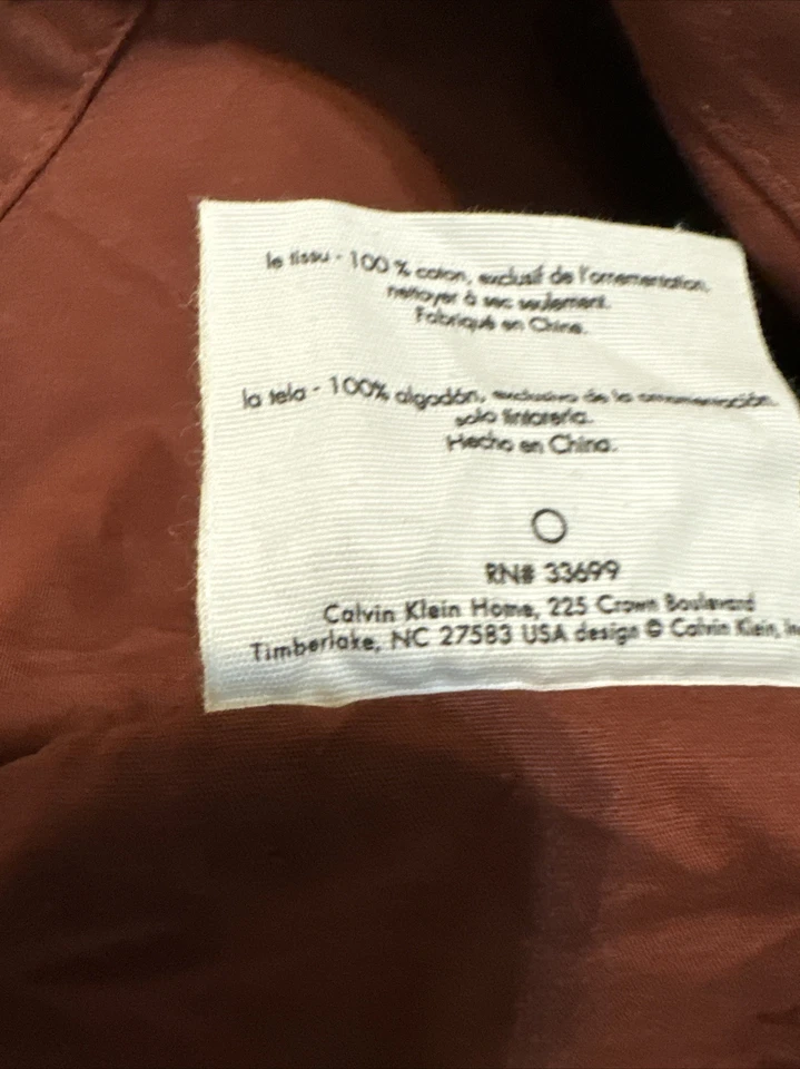 Calvin Klein Euro SHAM 100% хлопок 26 x 26 вышитый бордовый темно-красный в тонкую полоску - Изображение 3 из 4