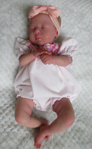 Reborn Baby Doll LUNA - Hand Painted in Australia includes 2 Custom-made Outfit - Picture 14 of 16