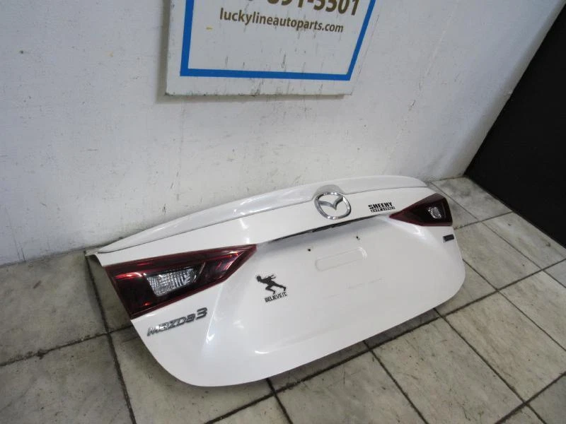 14 15 16 17 18 MAZDA 3 PUERTA TAPA MALETERO Foto 2 de 4