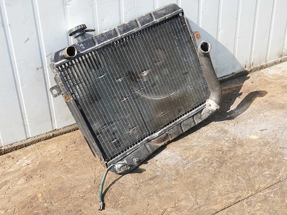 1979 - 1983 Fiat 124 Spider Radiator Cooling Coolant Antifreeze Front Unit Oem Foto 2 de 4
