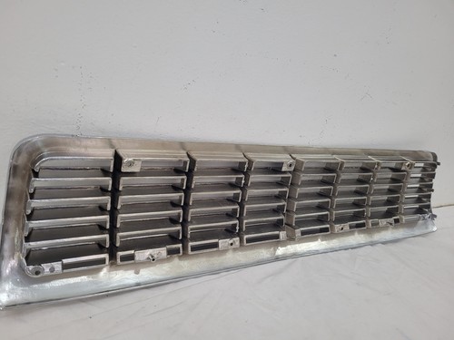Grille Fits Chevrolet Caprice - Picture 3 of 3