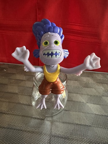 2021 McDonald’s Luca Disney's HAPPY MEAL Toys Lot of 5 Swimmers + Bonus Figure! - Picture 8 of 14