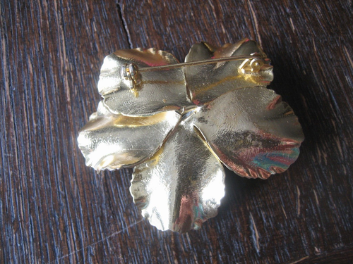 pastellige Blüten Brosche Blume Emaille Perle gold 60er Jahre Handarbeit - Picture 4 of 4