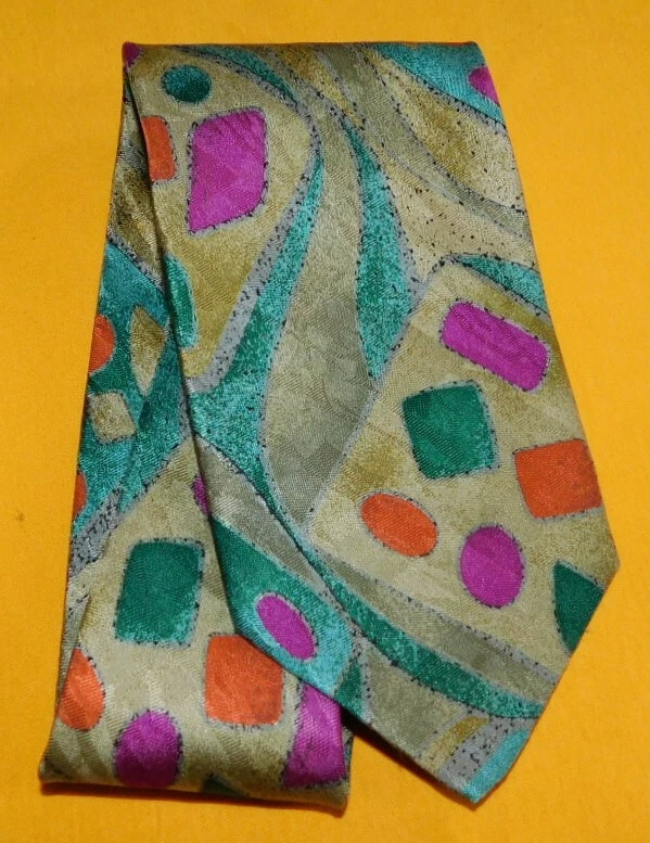 STEFANO MILANO MADE IN ITALY GREEN/ORANGE/YELLOW ABSTRACT DESIGN TIE - TIES. - Image 2 of 3