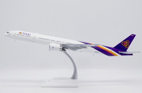 JC Wings 1:200 Thai Airways Boeing B777-300(ER) “Simongkhon – Flaps Up” HS-TTC - Picture 10 of 24
