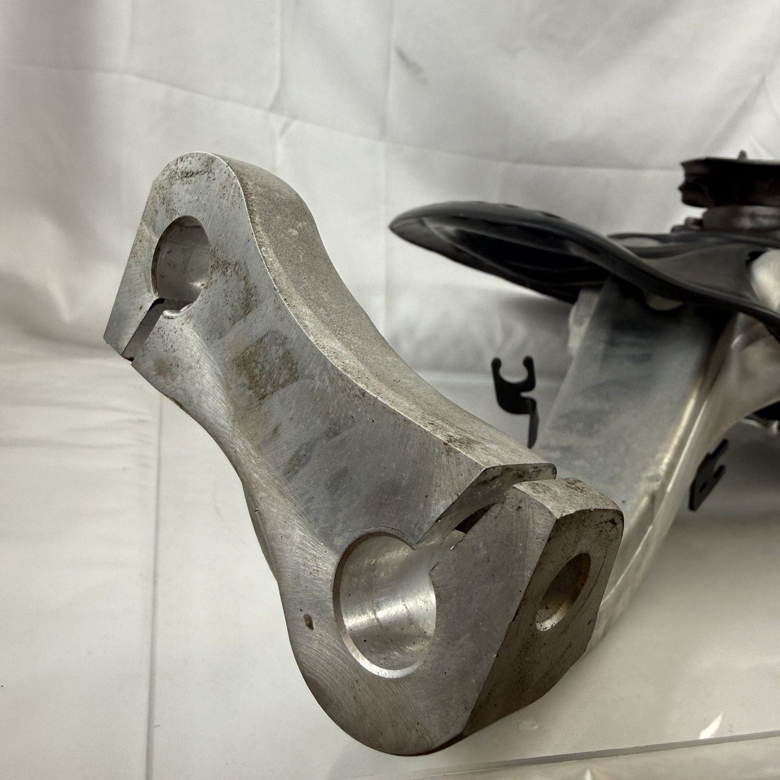 2019-2023 Lamborghini Urus Front Left Spindle Knuckle Hub w Lower Arm OEM