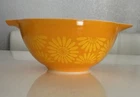 Vintage PYREX Orange Daisy / Sunflower 442 Cinderella 1.5 quart Mixing Bowl
