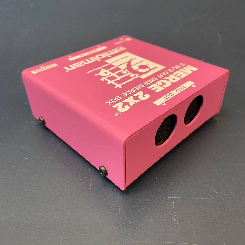 Midiman Merge 2x2 2 In/2 Out MIDI Merge Box - Image 2 of 4