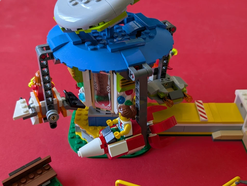 LEGO Creator 31095 Fairground Carousel, Foto 3 von 5