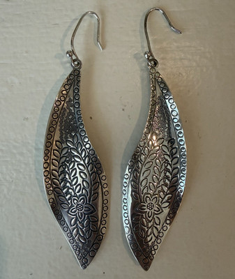 Silpada Retired Freestyle Sterling Silver Floral Leaf Dangle Earrings #W2281
