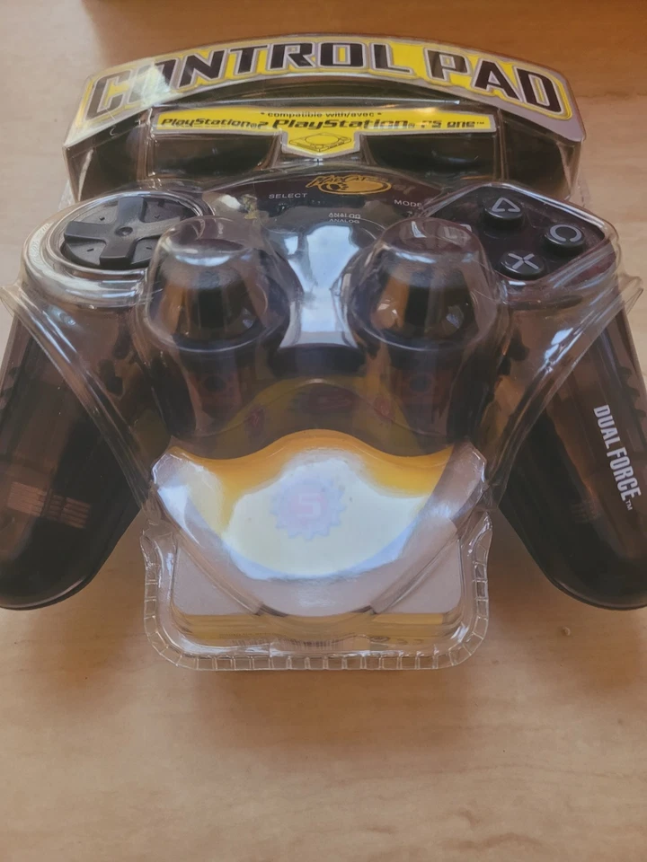 MadCatz Dual Force 8016 Control Pad PS1 PS2 Brand New Sealed - Image 3 of 4