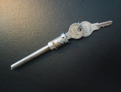 1928 1930 1932 30s Willys Overland Whippet Door Handle lock Cylinder Key Vintage