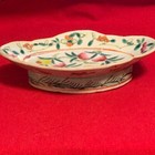RARE CHINESE 1850-1899 FAMILLE ROSE PEACHES FOOTED OVAL PEDESTAL DISH QING 7 1/2 — photo 2