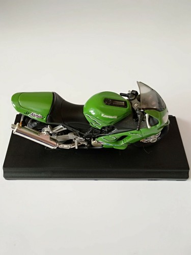 WELLY KAWASAKI NINJA ZX-12R Motorbike Scale 1:18 MOTORCYCLE COLLECTOR'S MODEL - Imagen 6 de 8