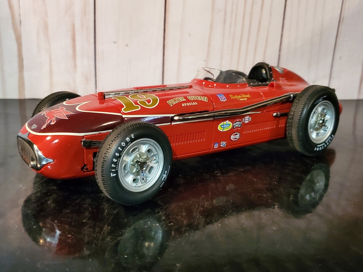 Carousel 1956 Roger Ward #19 Indy 500 Filter Queen Special 1:18