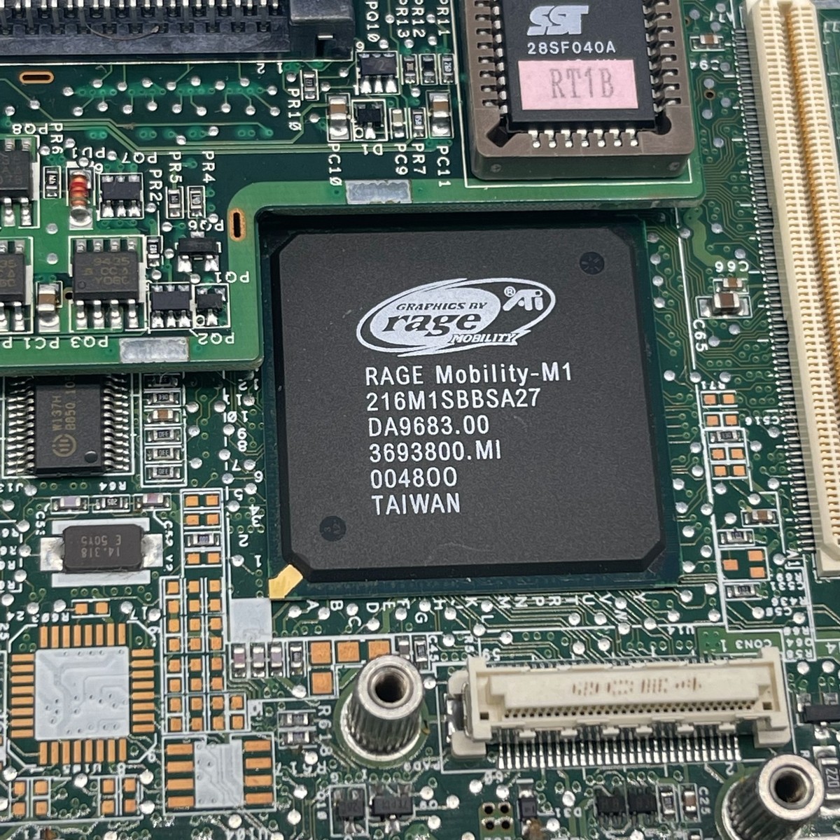 biページ HP Omnibook 6000 14.1