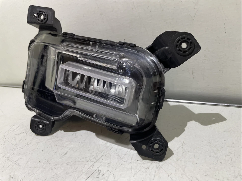 2023 - 2025 Kia Sportage X-Line Full LED Fog Light Passenger Right RH OEM 9112 - Image 3 of 4
